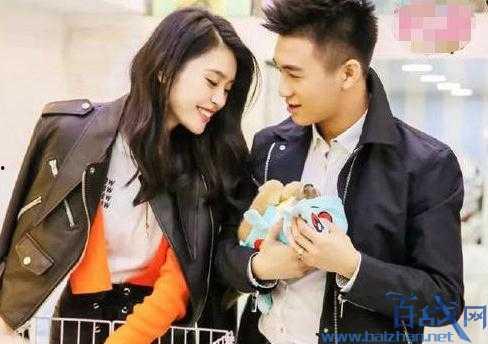 娱乐吃瓜求婚,他竟然用这种方式向女友求婚!